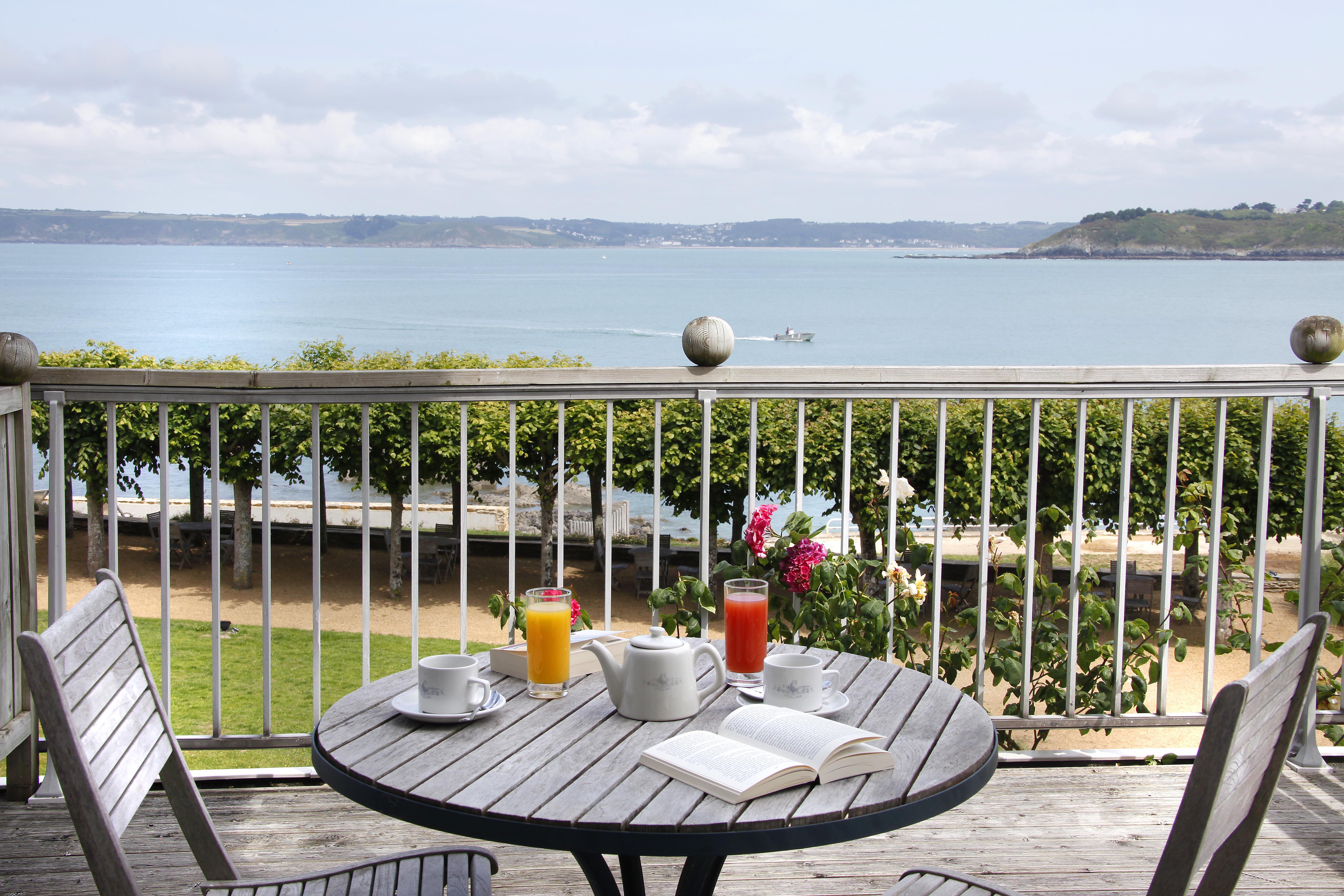 Le Grand Hotel Des Bains & Spa - Bretagne Locquirec Exterior photo