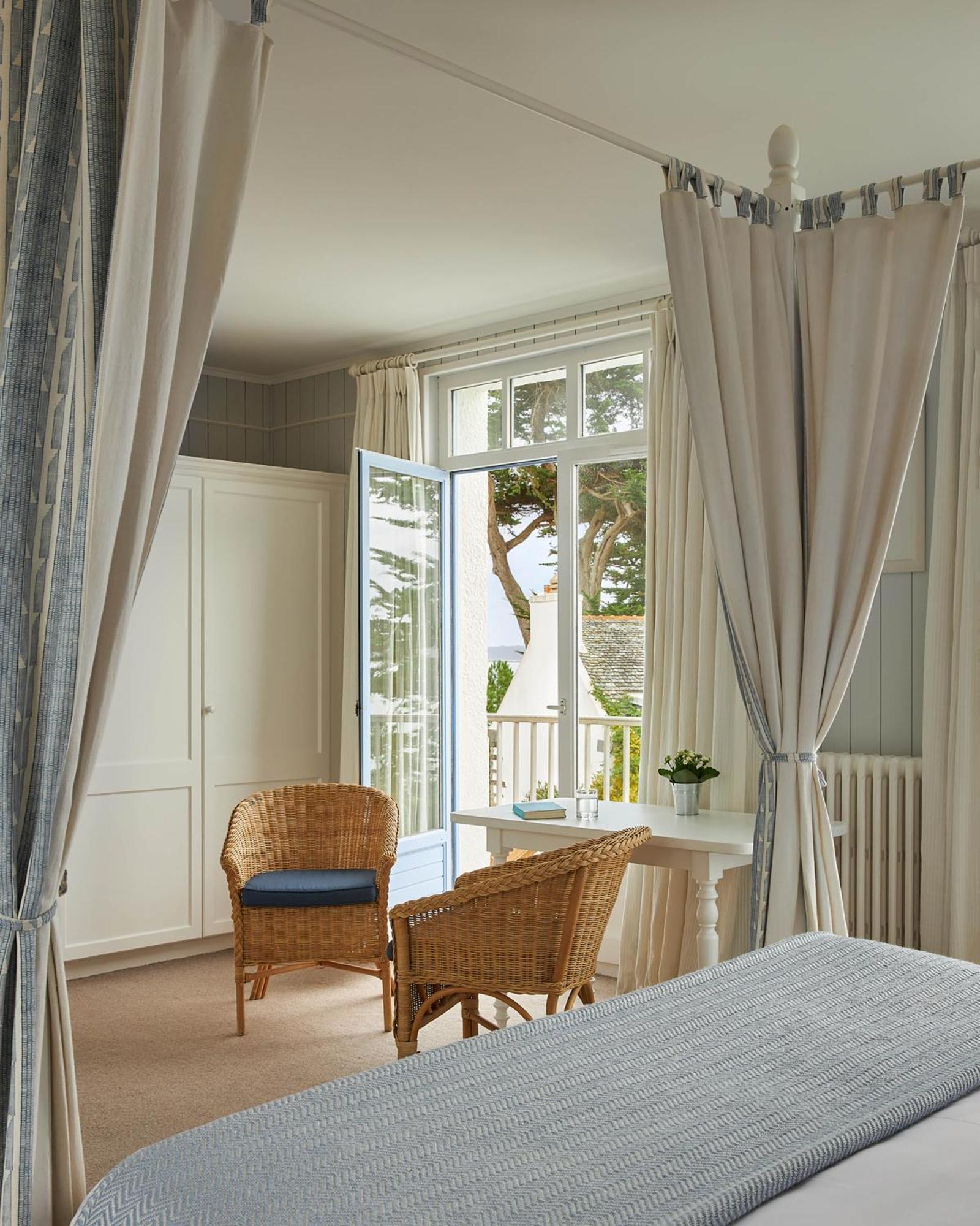 Le Grand Hotel Des Bains & Spa - Bretagne Locquirec Exterior photo