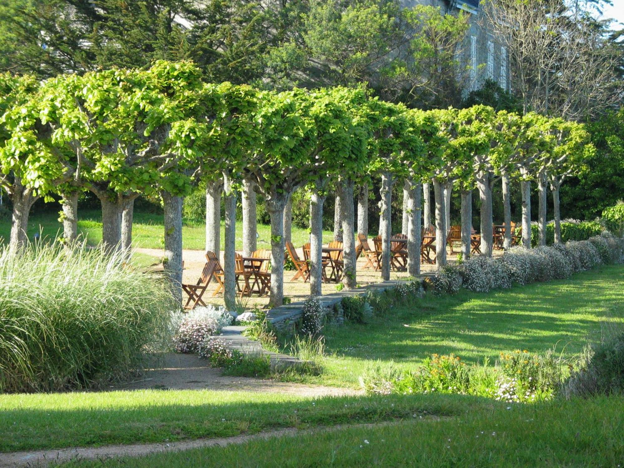 Le Grand Hotel Des Bains & Spa - Bretagne Locquirec Exterior photo