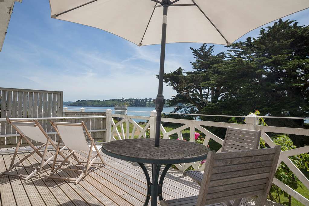 Le Grand Hotel Des Bains & Spa - Bretagne Locquirec Exterior photo